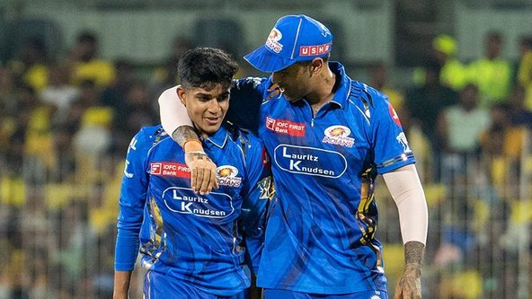 CSK vs MI: मुंबई इंडियंस को सीजन के अपने पहले मैच में चार विकेट से मिली हार